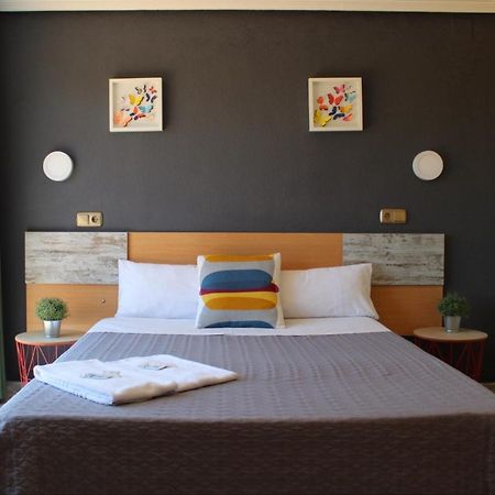 Hotel Rodsan Suizo Castelldefels Zewnętrze zdjęcie