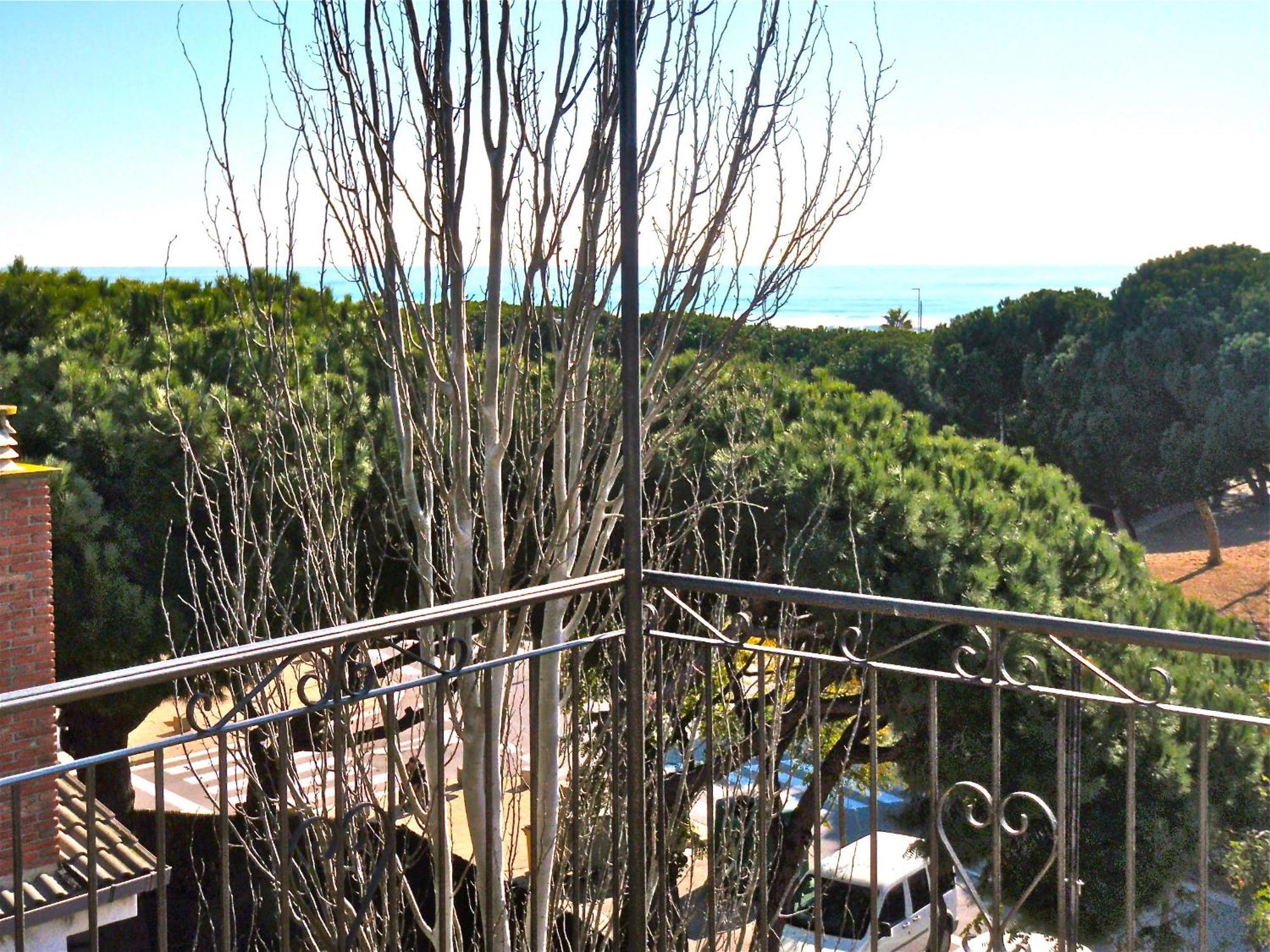 Hotel Rodsan Suizo Castelldefels Zewnętrze zdjęcie