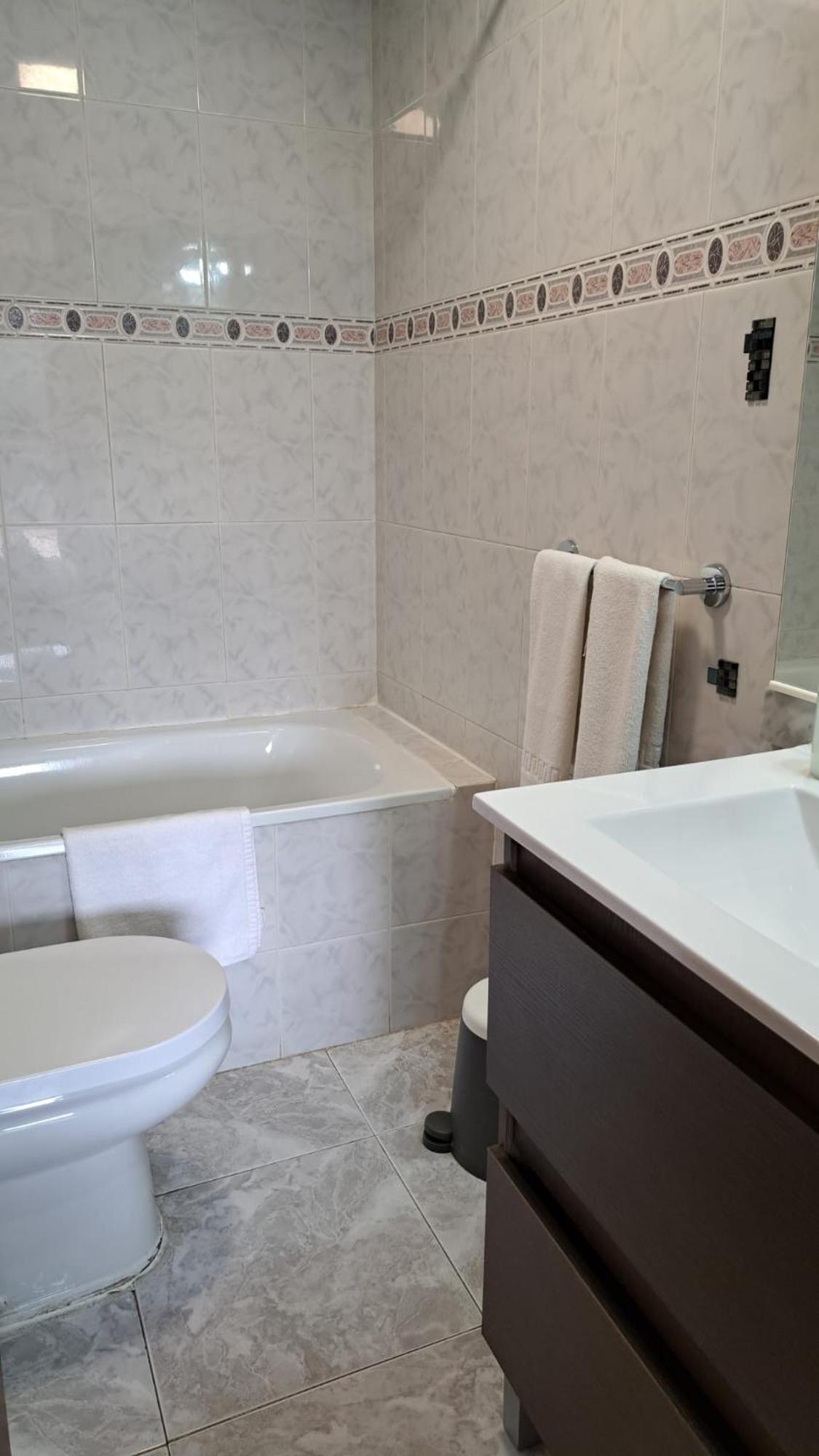 Hotel Rodsan Suizo Castelldefels Zewnętrze zdjęcie